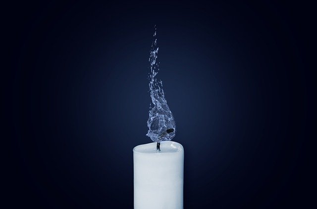 candle 1042087 640
